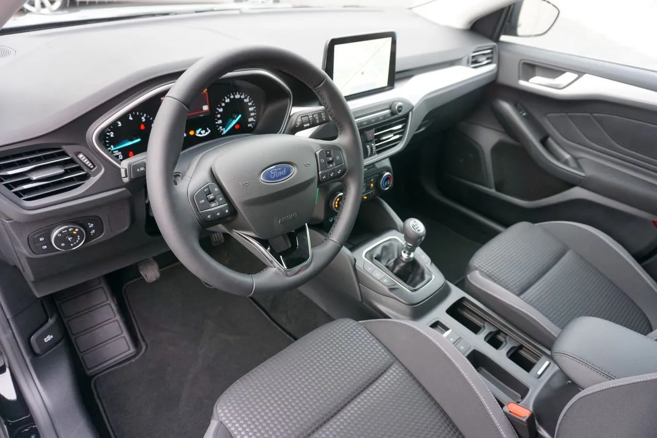 Ford Focus Turnier 1.0 EB Navi...  Image 8