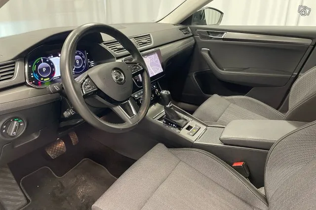 Skoda Superb Combi 1,4 TSI PHEV Style iV DSG * ACC / Koukku  Image 6