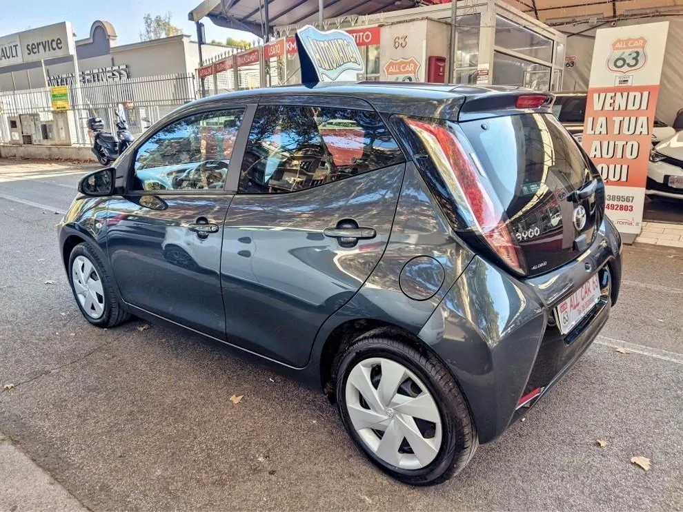 TOYOTA Aygo Image 6